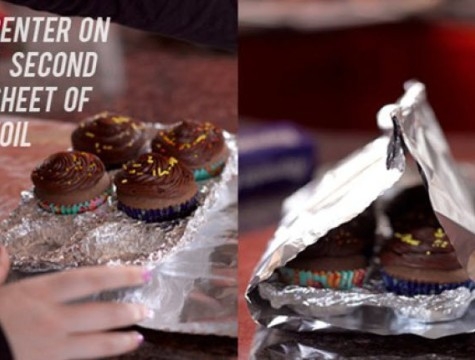 diy cupcake carrier made out of foil