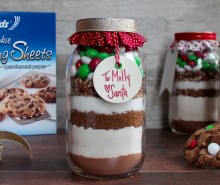 Best Gift Ever: Homemade Mason Jar Cookie Mix